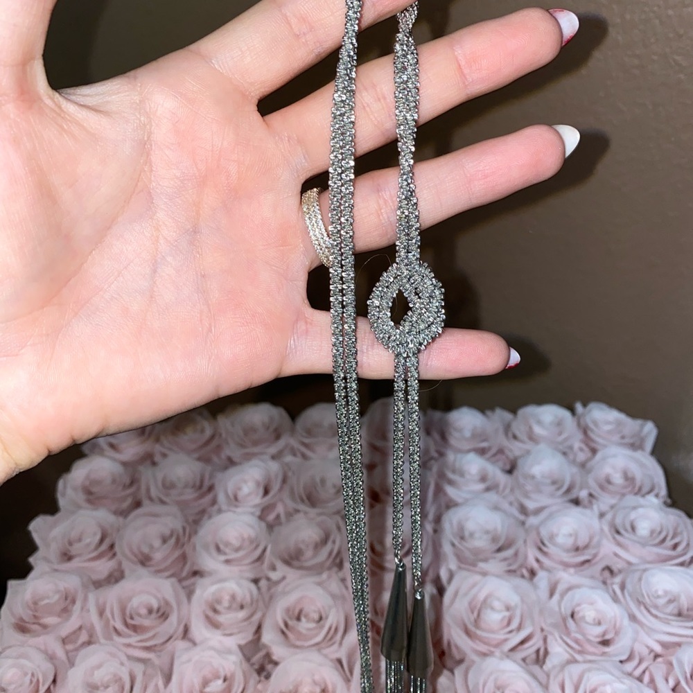 Kendra Scott necklace